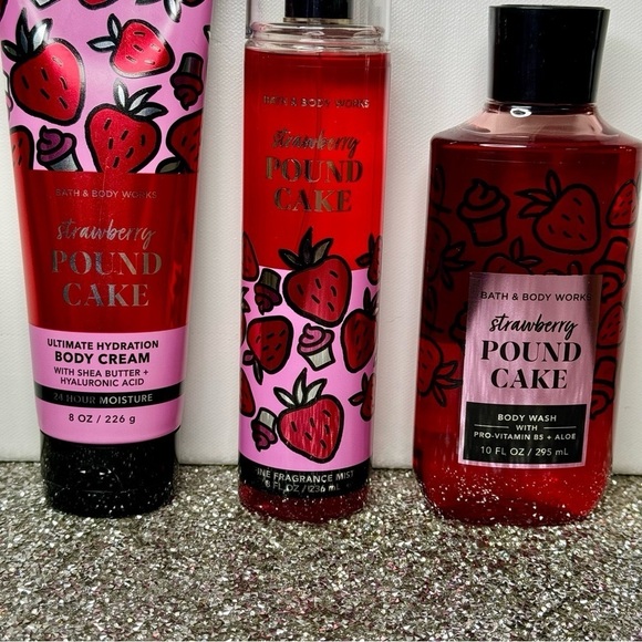 Bath & Body Works Strawberry Pound Cake Body Care Gift Set Nwt - Picture 3 of 5